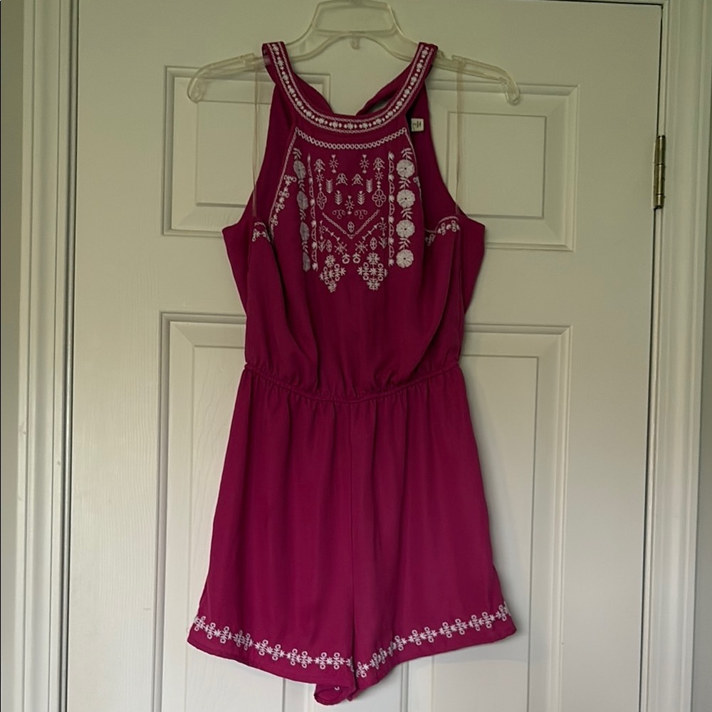 Fuchsia Sleeveless Romper with White Embroidery